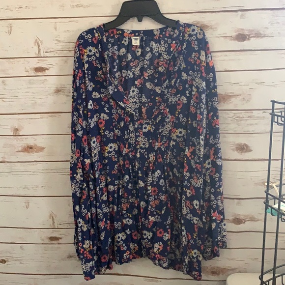 Old Navy Tops - Peasant top